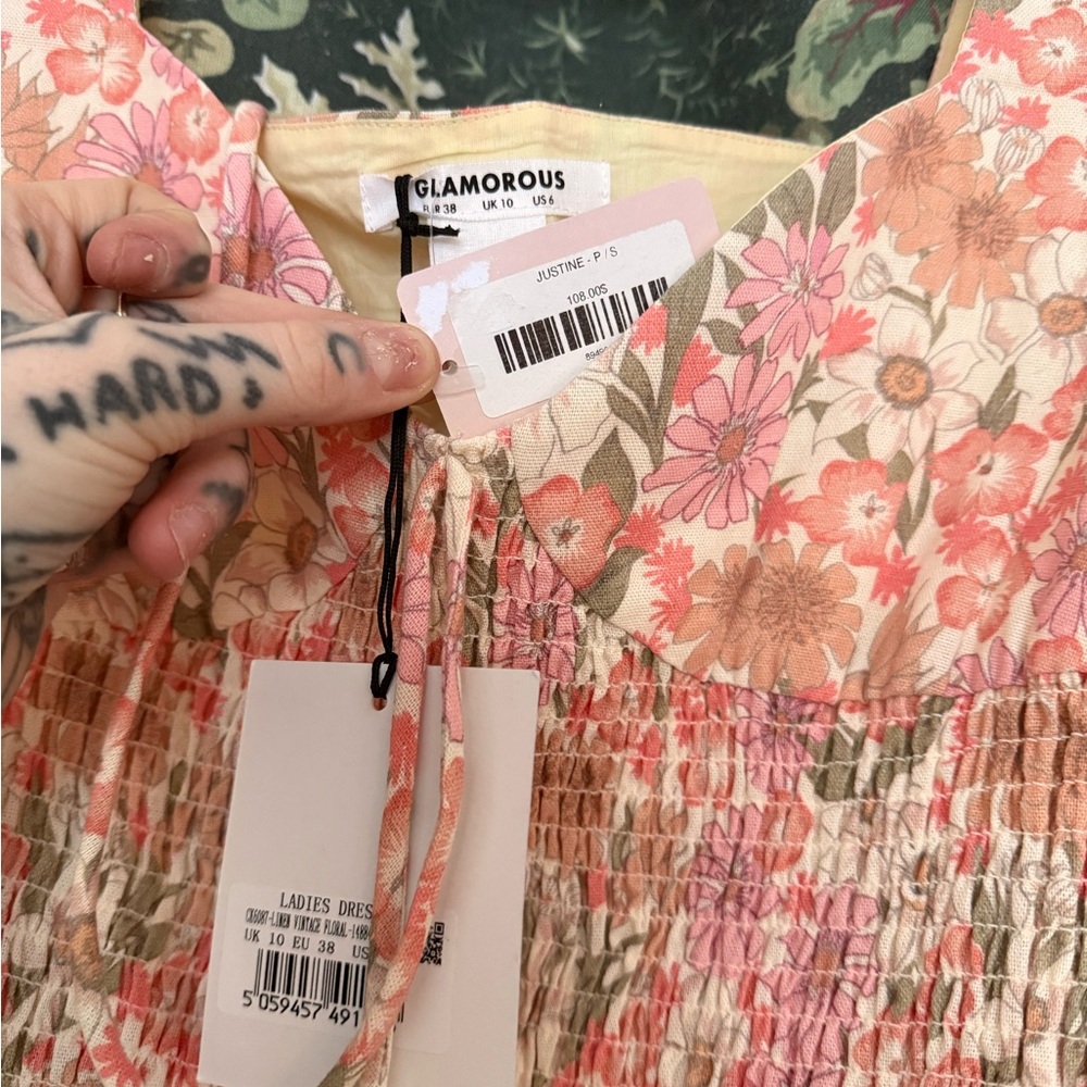 Glamorous Floral Mini Dress in Pink and Cream - Picture 4 of 4
